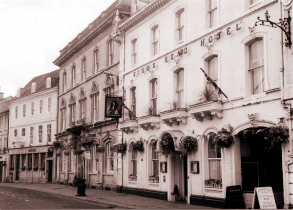 The Kings Head and Corn Hall, Cirencester